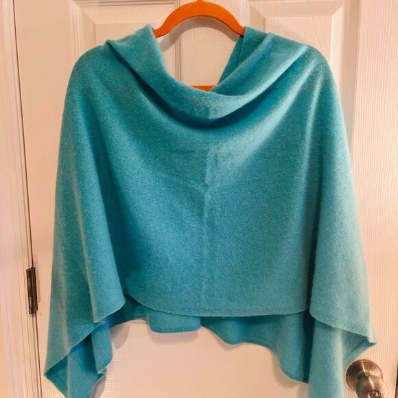 Lilly Pulitzer Cashmere Poncho - Picture 2 of 7